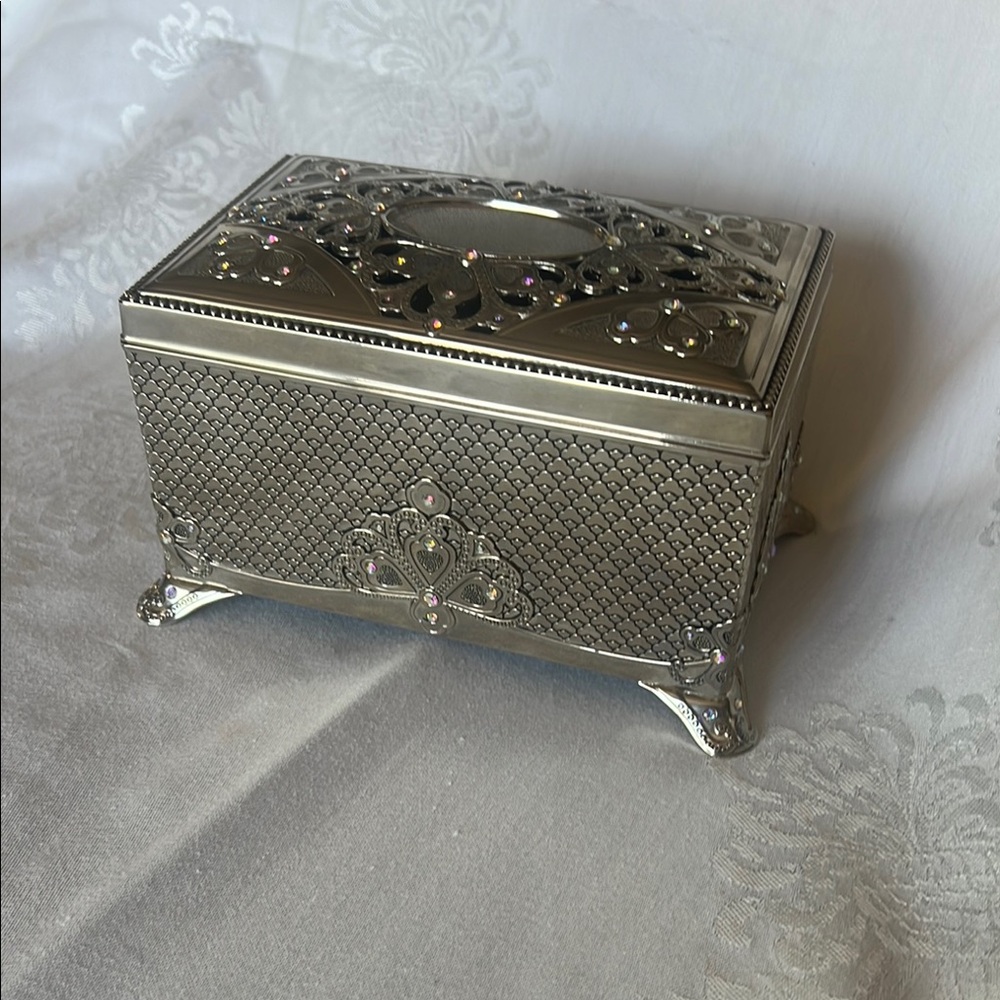 Elegant Silver Jewelry Box